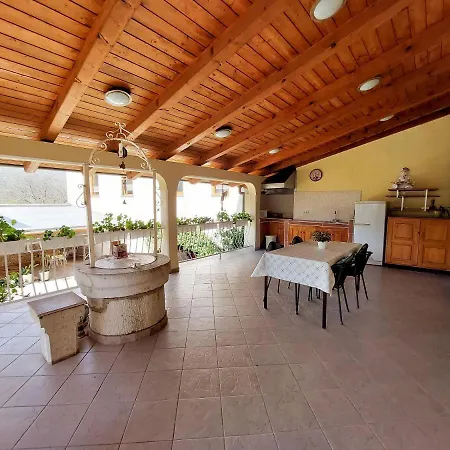 Casa de hóspedes Nada