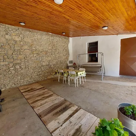 Nada Guest house